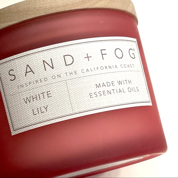 Sand And Fog White Lily Scented California Candle Made With Essential Oils NWT - Picture 4 of 8